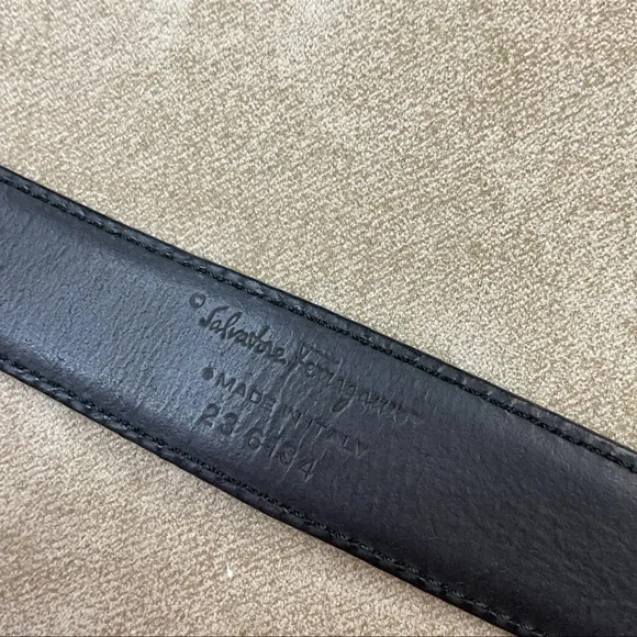 Salvatore Ferragamo Gancini Buckle Black Leather Unisex Belt 34'' waist - Picture 3 of 14